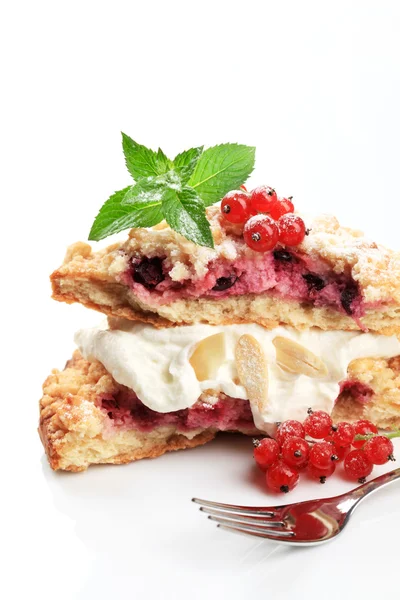 크림 베리 과일 케이크 — 스톡 사진