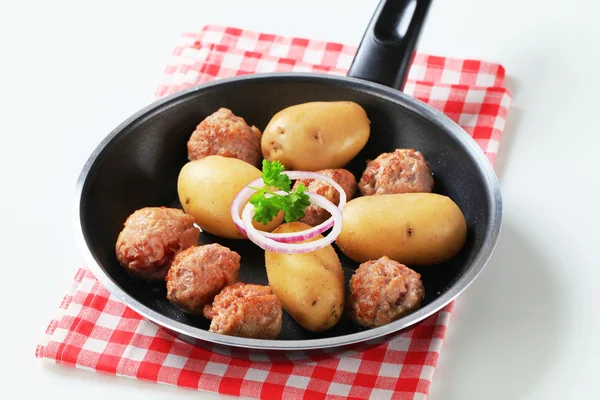 Meatballs and potatoes — Stock Photo, Image