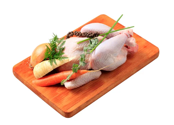Rohes Huhn und Gemüse — Stockfoto