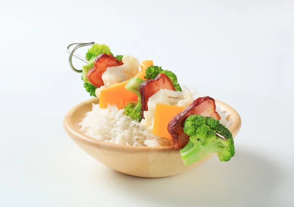 Vegetabiliska spett med ris — Stockfoto