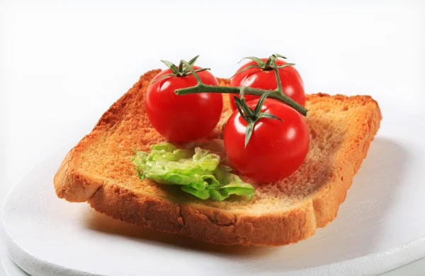 烤面包和西红柿 — 图库照片