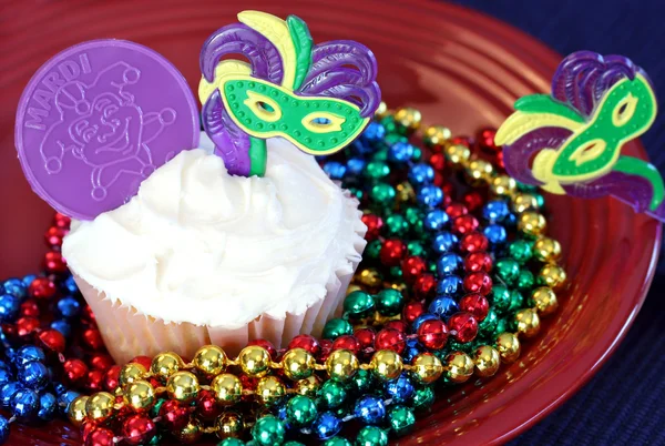 Mardi gras dekorerad cupcake — Stockfoto