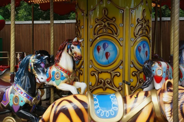 Traditionella häst åka karusell — Stockfoto