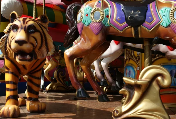Traditionella häst åka karusell — Stockfoto