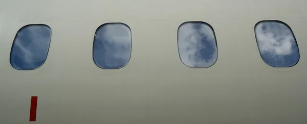 Janelas de um avião — Fotografia de Stock