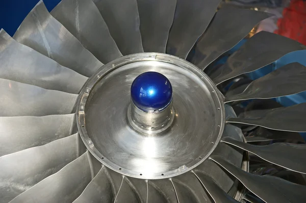 Fecho de uma turbina a jacto. Lâminas da turbina de avião — Fotografia de Stock