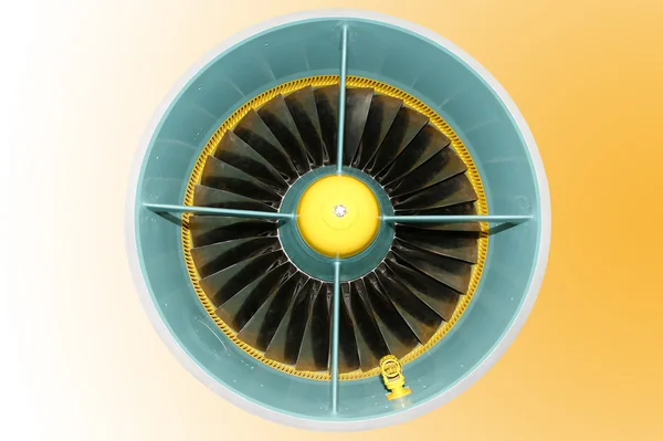 Detalle del motor jet grande visto desde abajo —  Fotos de Stock