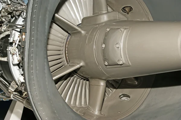 Stor jet motor detalj sett underifrån — Stockfoto