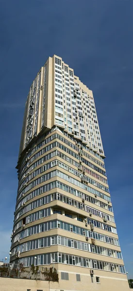 Multi-andares edifício residencial fragmento closeup — Fotografia de Stock
