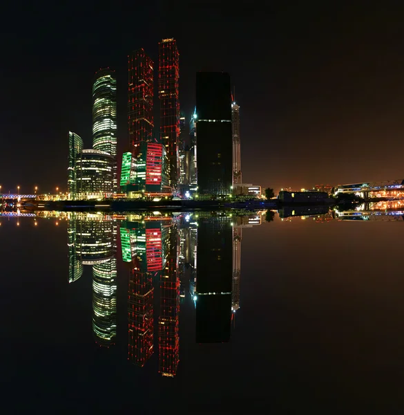 Panorama du centre d'affaires international la nuit, Moscou, Russie — Photo