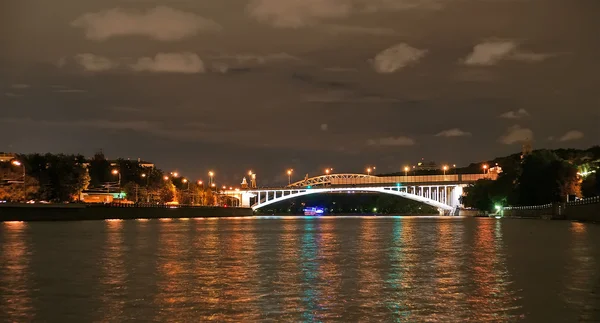 Moskauer Fluss, Androjewski-Brücke — Stockfoto