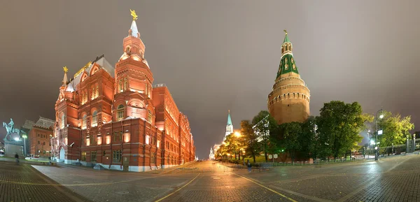 Nationaal historisch museum. Panorama van de nacht. Moskou, Rusland — Stockfoto