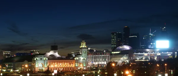 Moscow, Rusya Federasyonu. gece görünümü — Stok fotoğraf