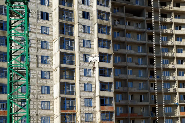 Crane, arka binanın inşaat yapı — Stok fotoğraf