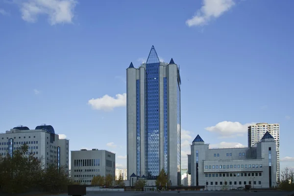 Högteknologisk stil byggnad. Gazprom huvudkontor i Moskva — Stockfoto