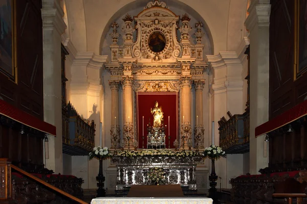 Wnętrze katedry w syracuse (siracusa, sarausa) — Zdjęcie stockowe