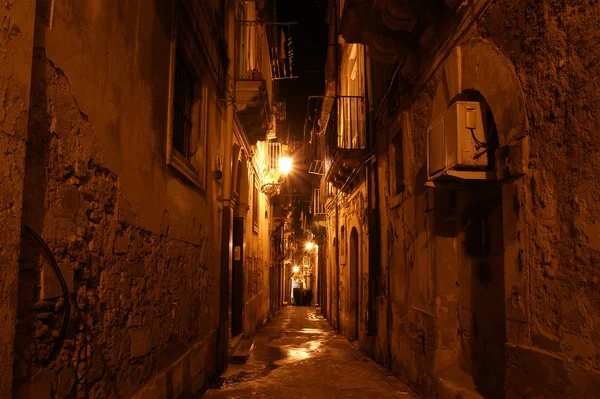 Starověké ulice Syrakusy, Sicílie, Itálie — Stock fotografie