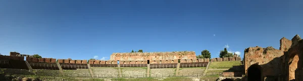 Das antike theater von taormina, süditalien — Stockfoto