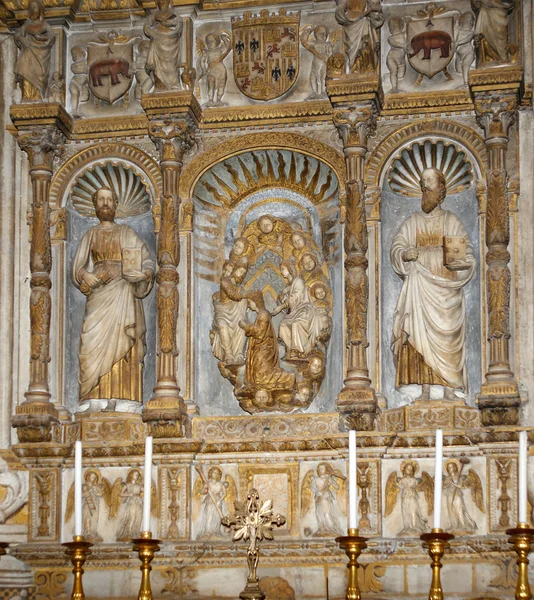 里面的大教堂的卡塔尼亚，题为向圣阿加莎 — 图库照片