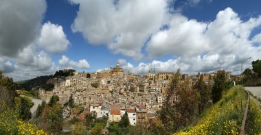 sicilia, agrigento eyaletinde bir tipik Antik şehir manzarası