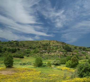 tipik bir manzara bir dağ vadinin Sicilya, İtalya