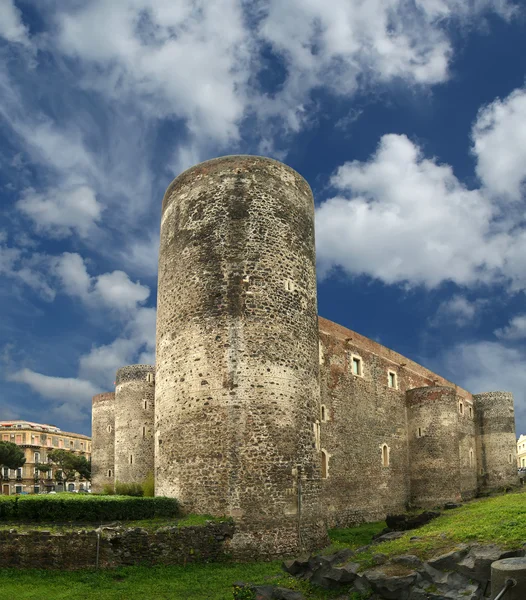 Castello ursino castle, catania, Sicilya ve Güney İtalya olduğunu — Stok fotoğraf