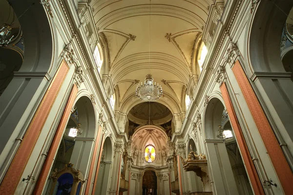天主教教会的卡塔尼亚城的内部 — 图库照片