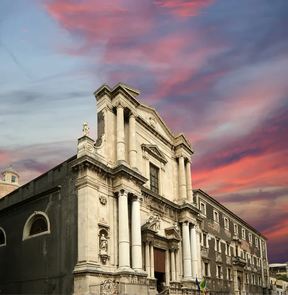 Katholieke kerk van catania. Sicilië, Zuid-Italië — Stockfoto