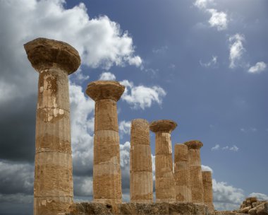 bir antik Yunan tapınağı, Herakles, agrigento, Sicilya kalır