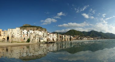 cefalu waterfront panoramik manzaralı. Sicilya, İtalya