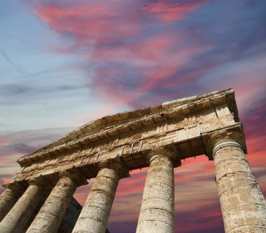 Segesta Sicilya tapınakta klasik Yunan (Dorik)