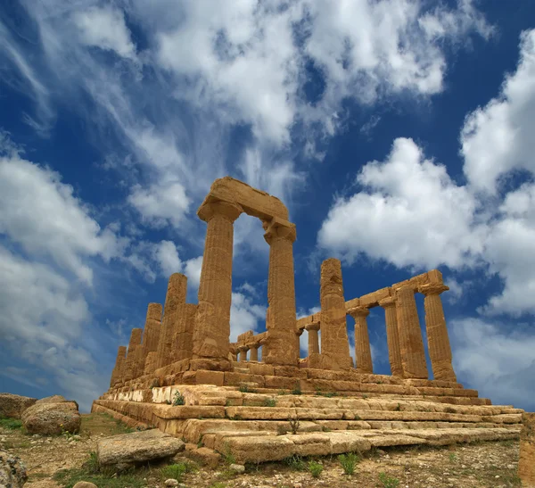 Starověký řecký chrám z juno, agrigento, Sicílie — Stock fotografie