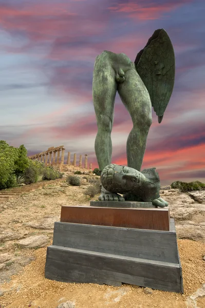 Het standbeeld op het archeologische gebied van agrigento, Sicilië, Italië — Stockfoto