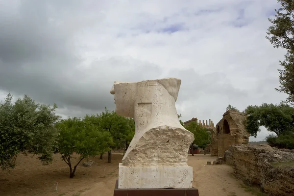 agrigento, Sicilya, İtalya'nın arkeolojik alanda heykel