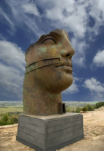 La statua nell'area archeologica di Agrigento, Sicilia, Italia — Foto Stock