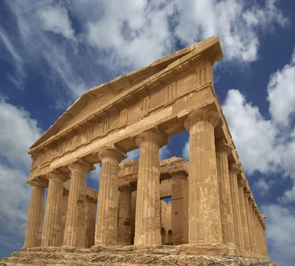 Ancient Greek temple of Concordia, Agrigento, Sicily — Stock Photo, Image