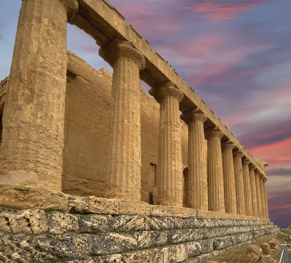 Starověký řecký chrám concordia, agrigento, Sicílie — Stock fotografie