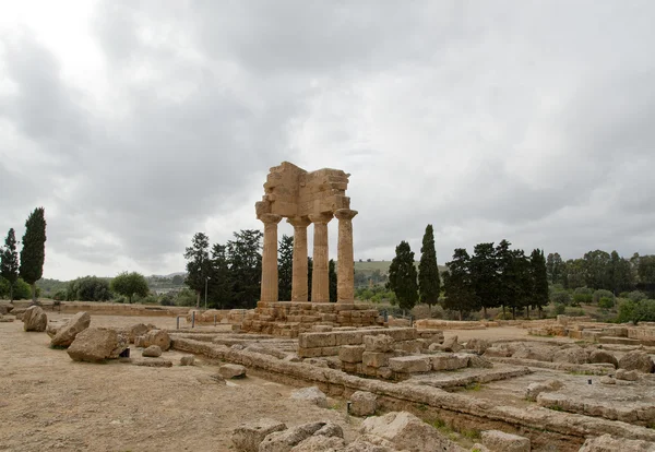Temple grec antique de la Dioscuri, Agrigente, Sicile — Photo
