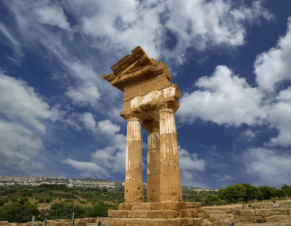 Древнегреческий храм Диоскури, Агридженто, Сицилия — стоковое фото