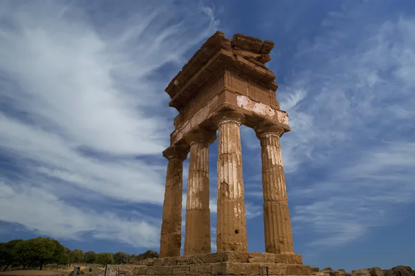 Oude Griekse tempel van de dioscuri, agrigento, Sicilië — Stockfoto