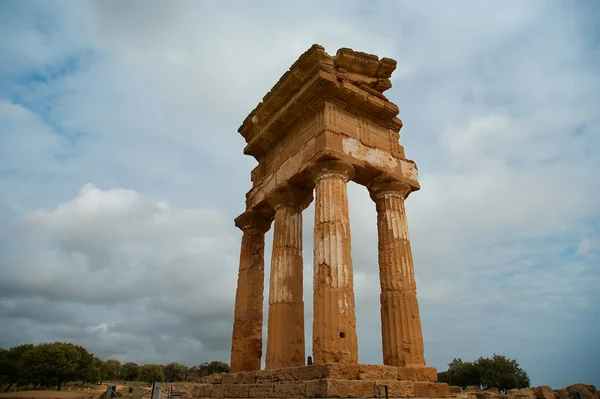 Antico Tempio Greco dei Dioscuri, Agrigento, Sicilia — Foto Stock