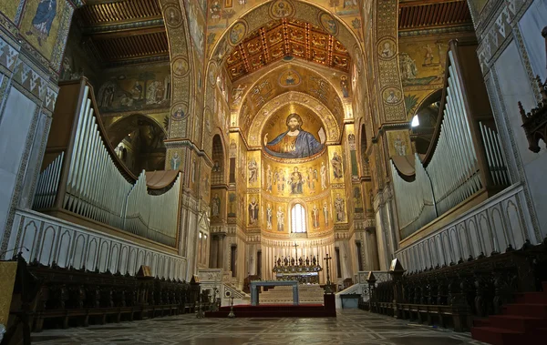 基督 pantokrator。蒙雷阿莱，西西里岛的大教堂 — 图库照片