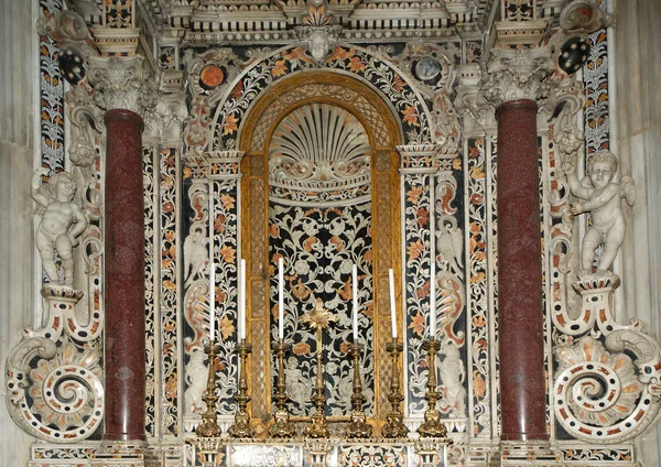 Interiér katedrály bazilika monreale, Sicílie, Itálie — Stock fotografie