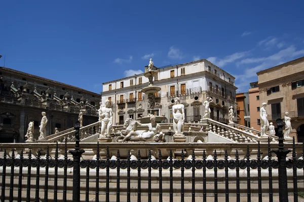 Fontana Pretoria in Palermo, Sicily — Stock Photo, Image