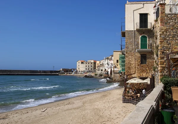 Gamla stan i cefalu, Sicilien, Italien. — Stockfoto