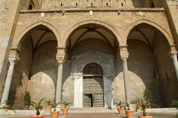 A katedrális bazilika, Cefalu, Szicília, Olaszország — Stock Fotó