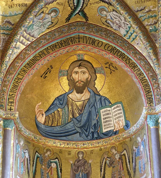 基督 pantokrator。大教堂大教堂的切法卢，西西里 — 图库照片