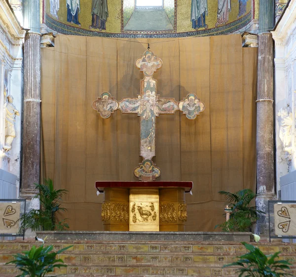室内的大教堂大教堂的切法卢，西西里岛，意大利南部 — 图库照片