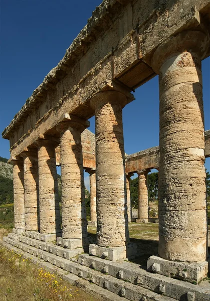 Klasyczne greckie (dorycki) świątyni Segesta na Sycylii — Zdjęcie stockowe