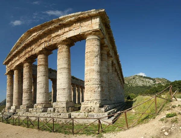 시칠리아에서 Segesta에 고전 그리스어 (Doric) 사원 — 스톡 사진